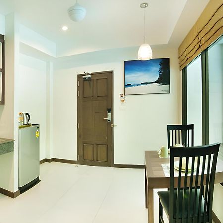 Ratana Hill Patong Aparthotel Buitenkant foto