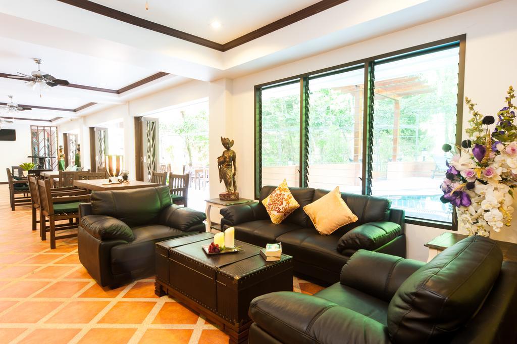 Ratana Hill Patong Aparthotel Buitenkant foto