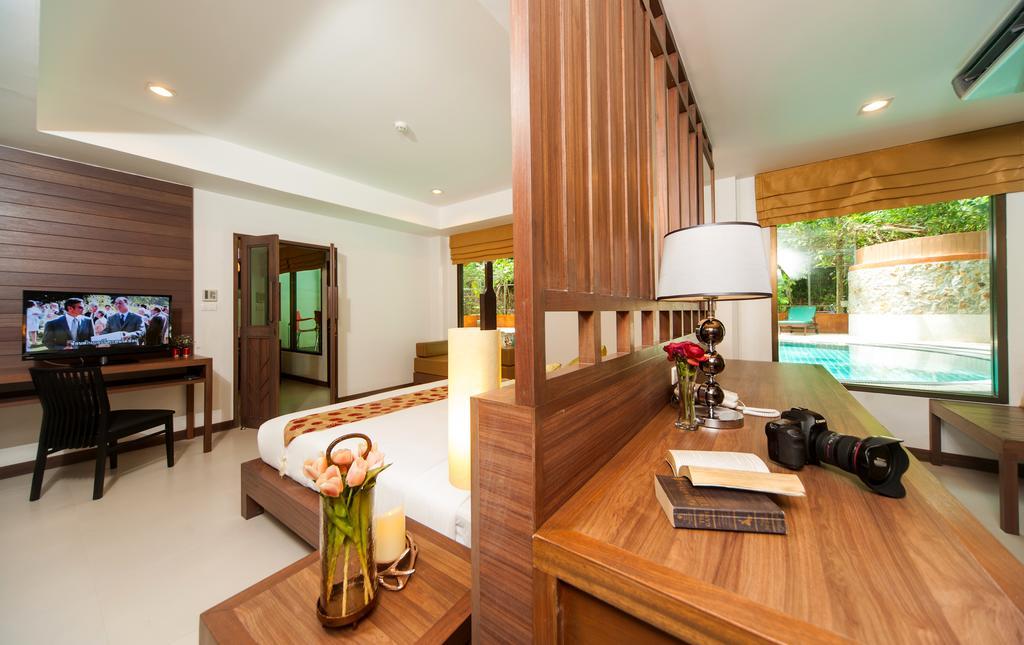Ratana Hill Patong Aparthotel Buitenkant foto