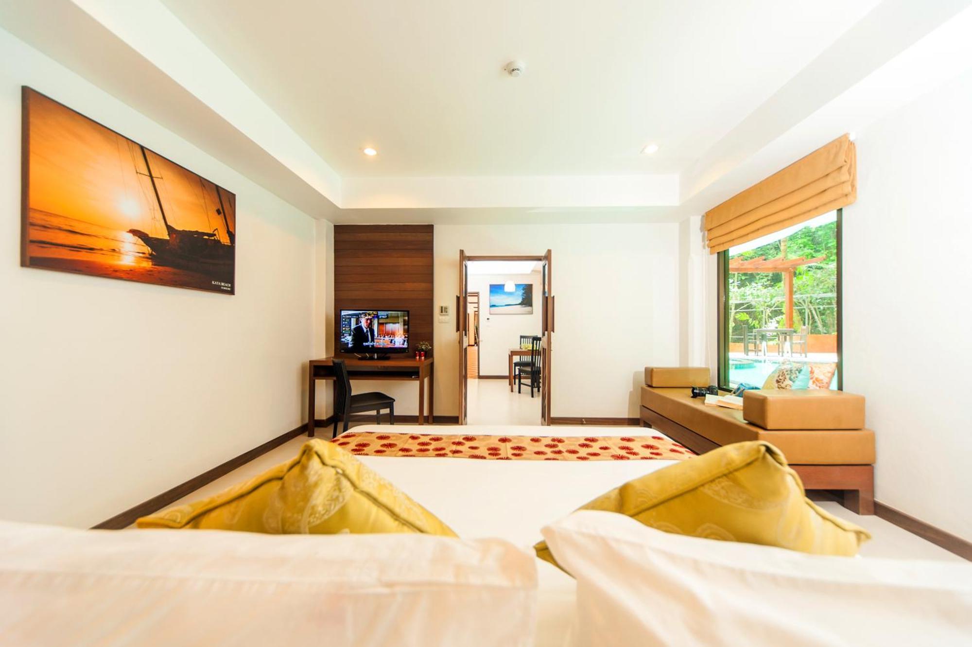 Ratana Hill Patong Aparthotel Buitenkant foto