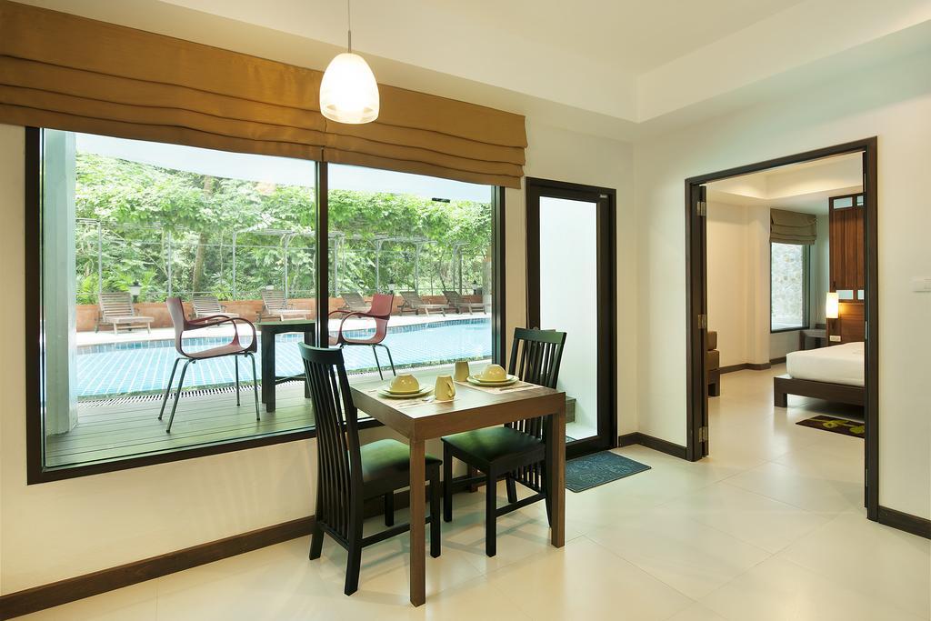 Ratana Hill Patong Aparthotel Buitenkant foto