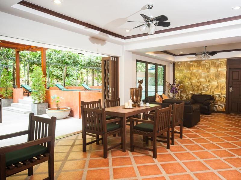 Ratana Hill Patong Aparthotel Buitenkant foto